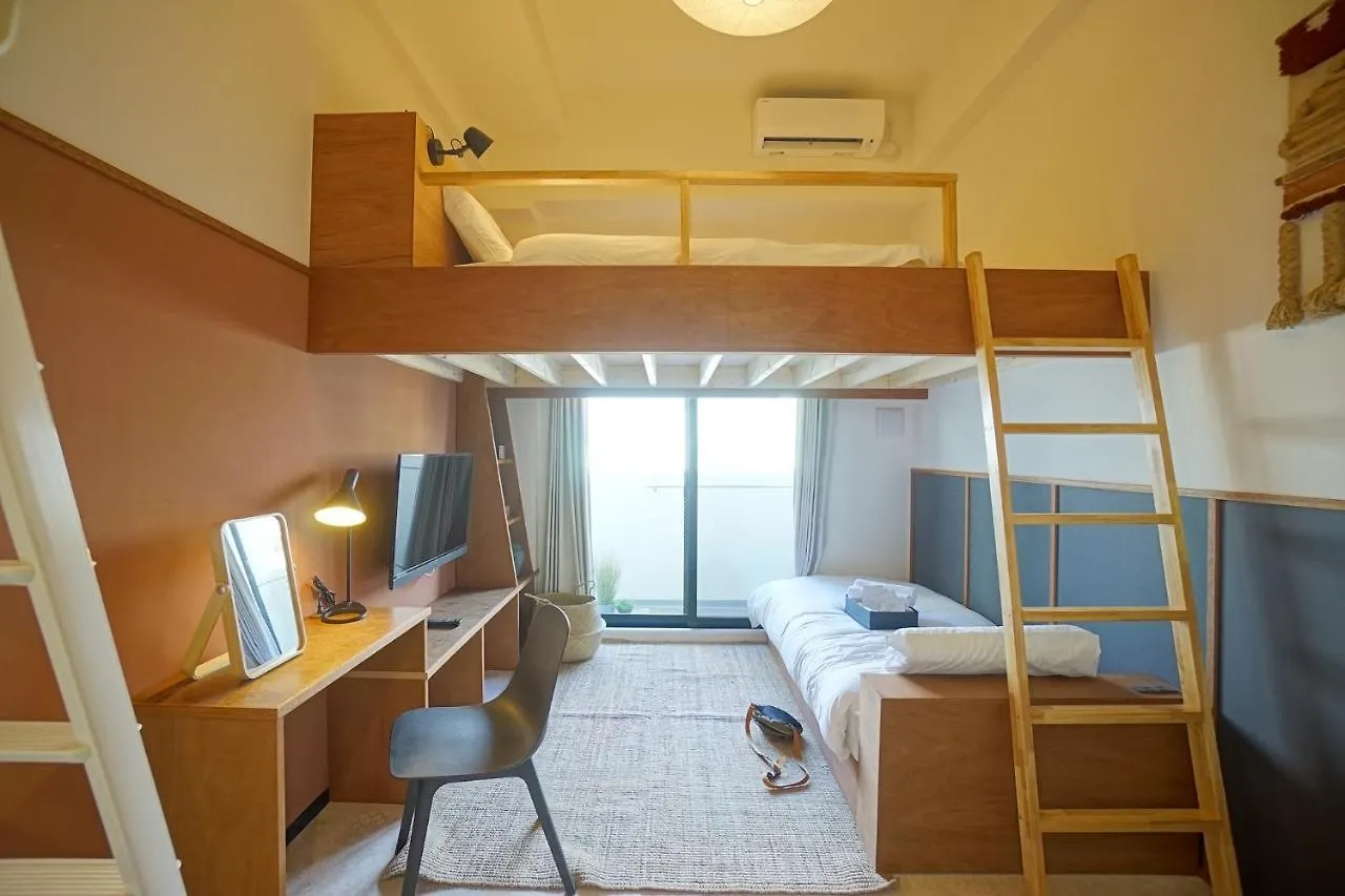 Aparthotel Earthmans Osaka-Jo  Ōsaka